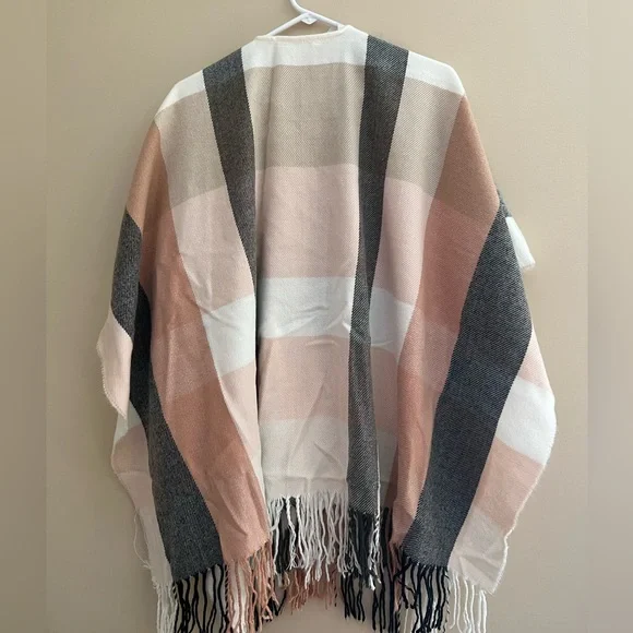 Lauren Conrad Sweater Shaw - Picture 3 of 5